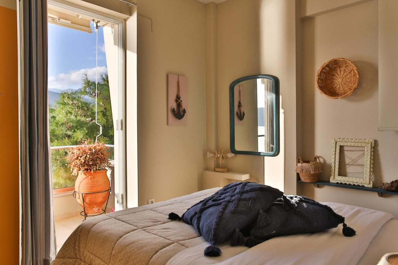 Beach House In Itea-Delphi Esterno foto
