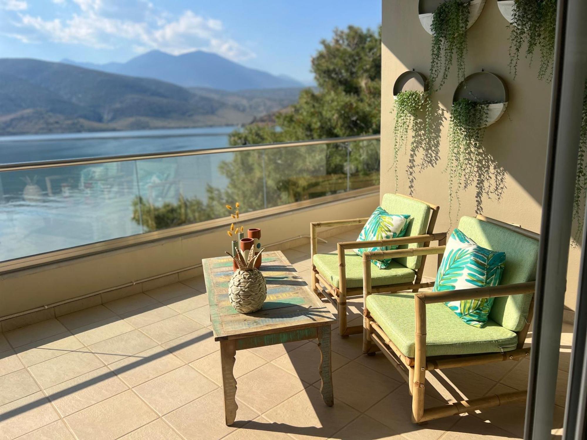 Beach House In Itea-Delphi Esterno foto